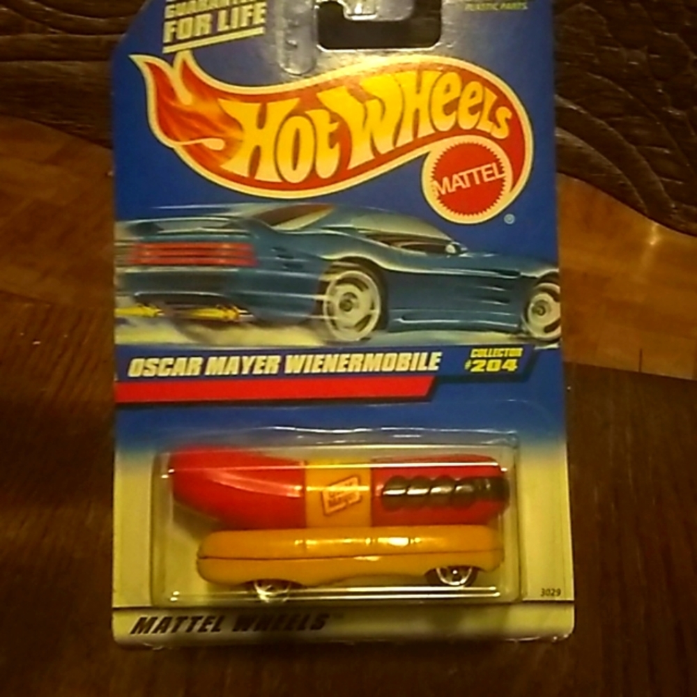 Mattel Wheels Oscar Mayer Wienermobile new sealed #204 HOT WHEELS vintage
